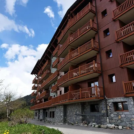 Apartment Roselend - Grand 4 Pieces Offrant De Belles Surfaces Situe Dans Au Village Du Chantel ,proche Des Pistes Et Avec Piscine Mae-9204